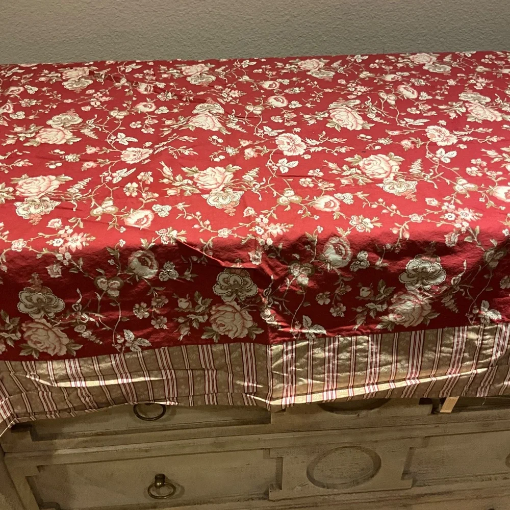 WILLIAMS SONOMA Red Tan Floral Stripe Tablecloth Cotton 70 x 108 Table Cloth